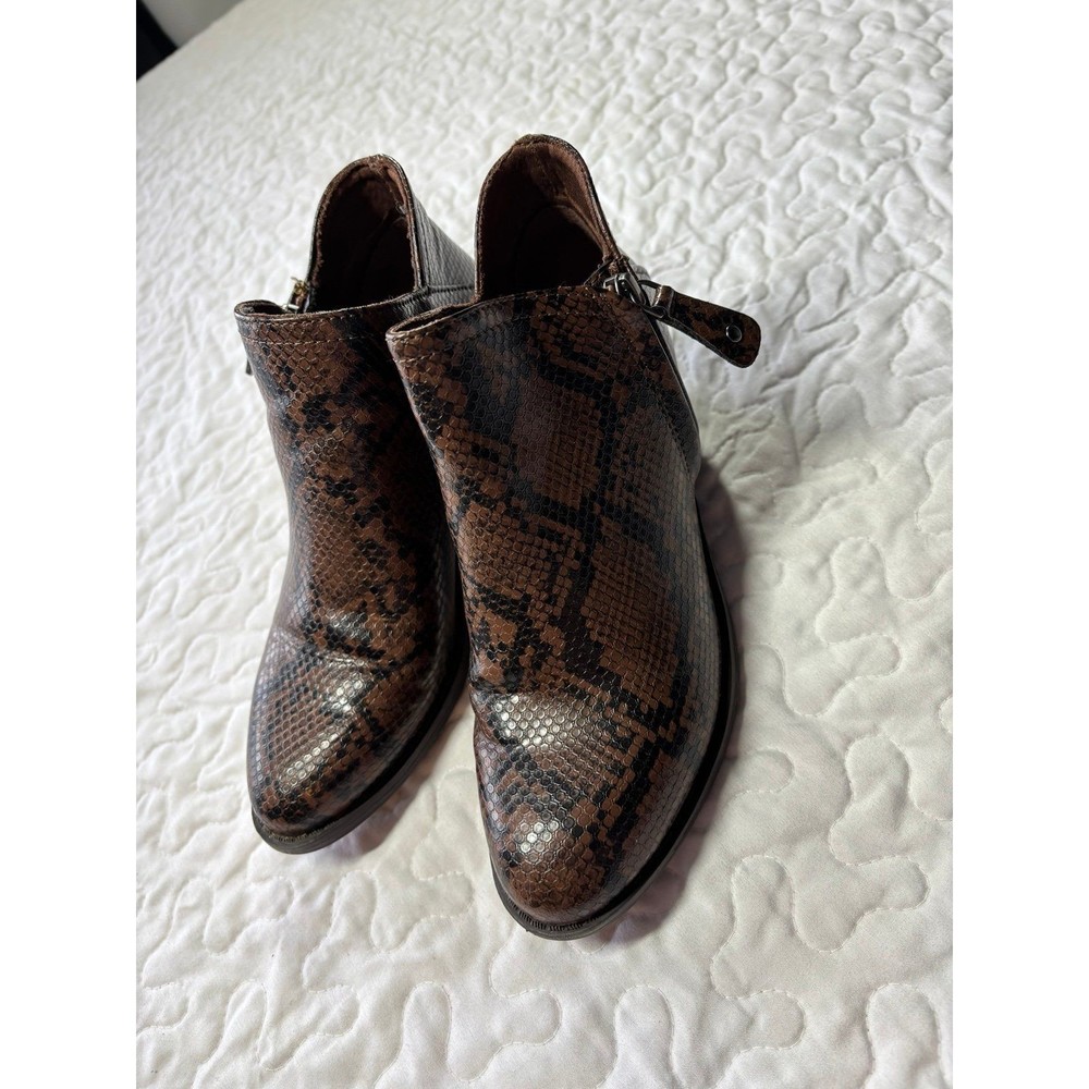 So Brown Angel Fish Snake Skin Ankle Booties size 6
